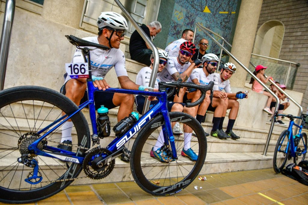 swift bike trainers